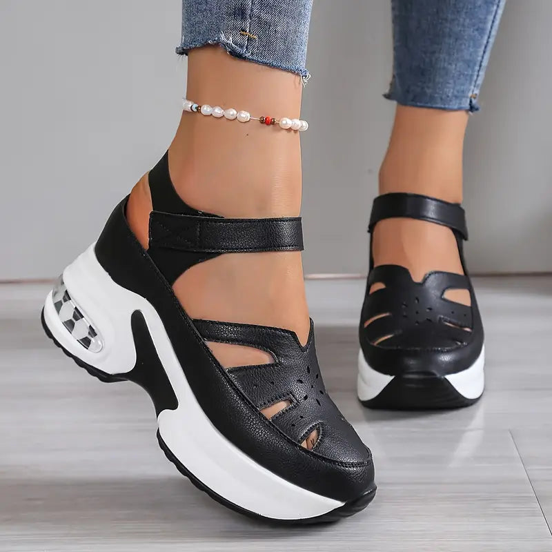 Black / 11